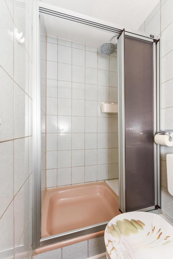 Ferienwohnungen Im Haus Lieblingskoje Neuharlingersiel Exterior foto